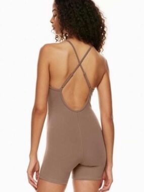 Aritzia Wilfred Free Halter  Cross Back Leila 5"
Romper Deep Taupe Size S NWT